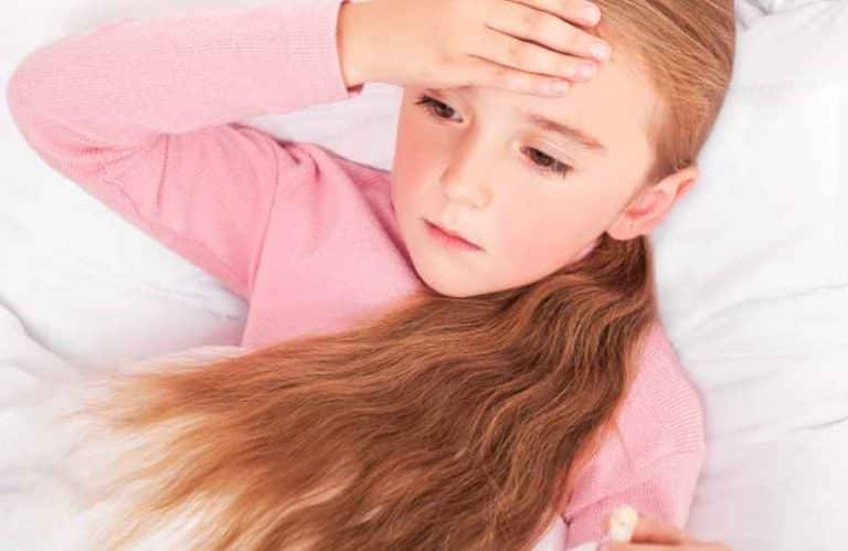 Fièvre et maux de tête sans autres symptômes chez l’enfant : faut-il s ...
