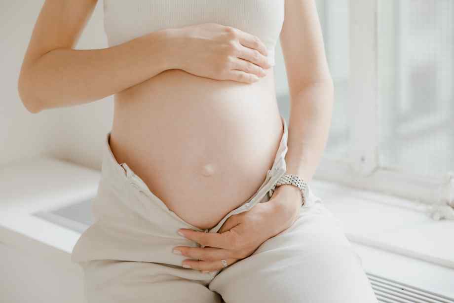 Mal de dos, vessie et infection urinaire : pourquoi la grossesse impose la prudence-IRASF Santé